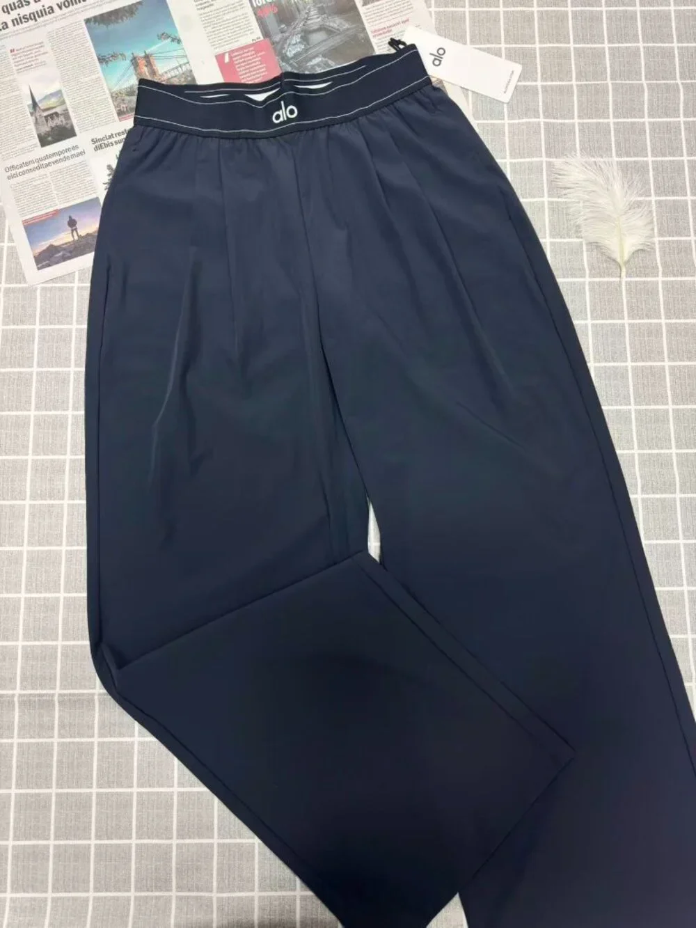 🎉Never Worn Navy ALO Yoga Suit Up Trouser (Regular)